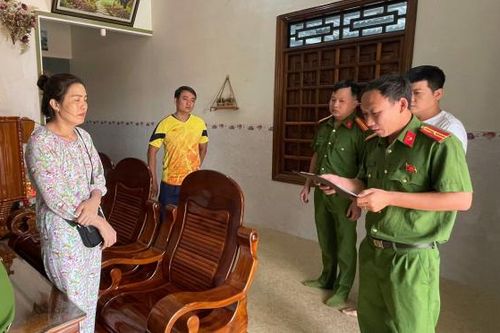 Tú bà điều hành đường dây mại dâm chuyên cung cấp cho quán karaoke