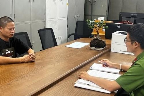 Hút gần 50m3 chất thải bể phốt rồi xả trộm xuống sông Tô Lịch