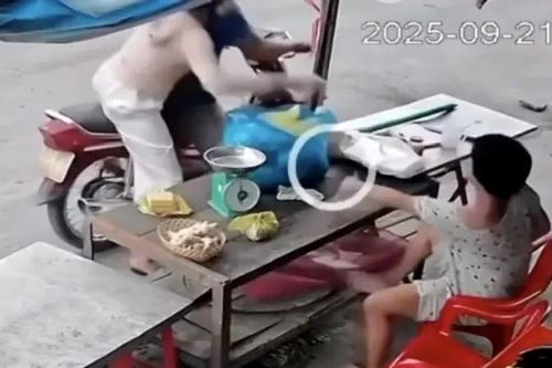 Bắt đối tượng cướp điện thoại của phụ nữ khuyết tật