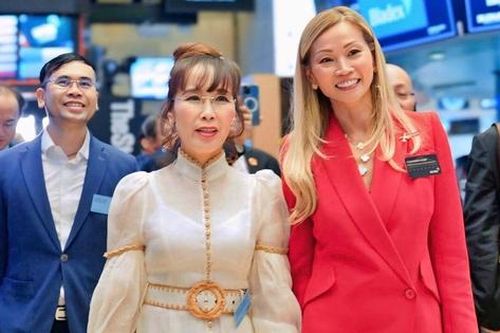 Chủ tịch Vietjet Nguyễn Thị Phương Thảo thăm Sàn giao dịch chứng khoán New York gây chú ý