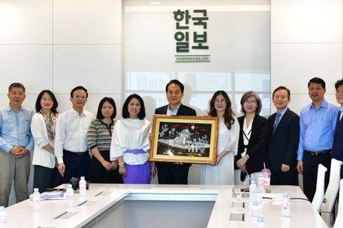 Đoàn công tác của Báo Kiểm toán làm việc với Báo Hankook Ilbo, Hàn Quốc