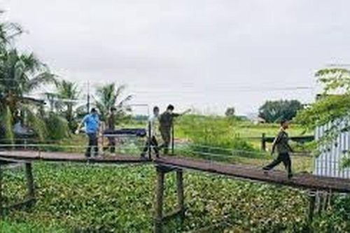 Người đàn ông bốc cháy như ngọn đuốc sống trước cửa nhà hàng xóm, vẫn chưa rõ nguyên nhân