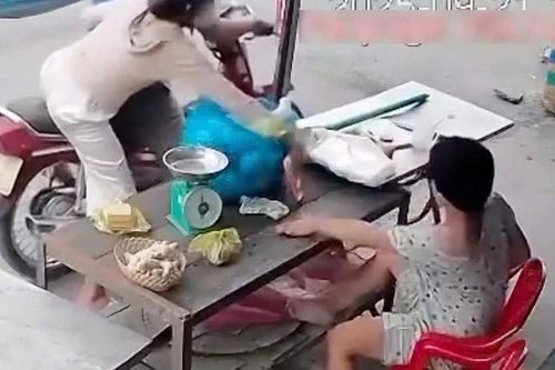 Xót xa người khuyết tật bán rau tử vong trong tư thế treo cổ sau khi bị đôi nam nữ cướp giật điện thoại