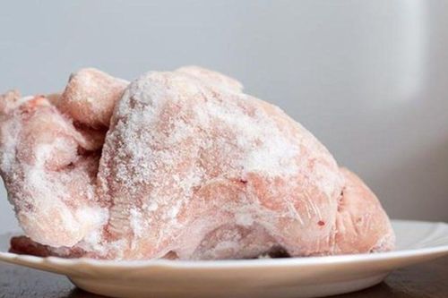 Đừng nấu vội: 5 thực phẩm tiềm ẩn nguy cơ khi lấy trực tiếp từ tủ đông