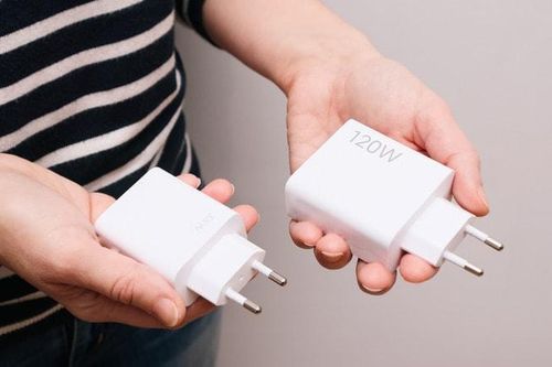 Những điều cần biết khi chọn mua bộ sạc điện thoại