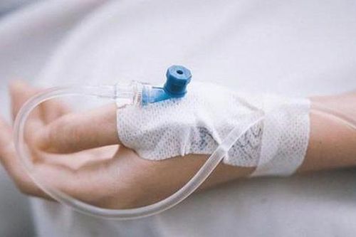 Người phụ nữ 60 tuổi bị sốc phản vệ do uống thuốc theo cách này