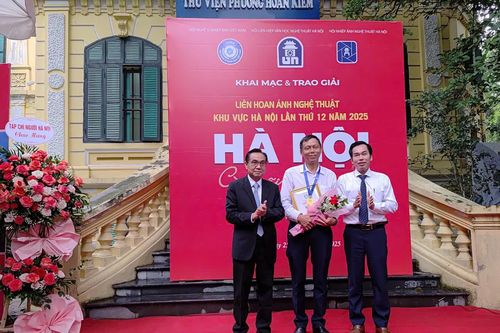 Trao giải và khai mạc triển lãm Liên hoan ảnh nghệ thuật Hà Nội lần thứ 12-năm 2025
