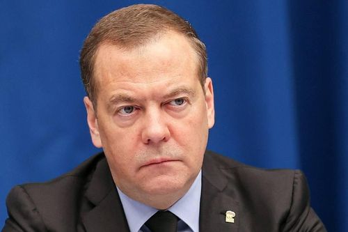Ông Medvedev phản ứng khi TT Trump gọi Nga là 'hổ giấy'