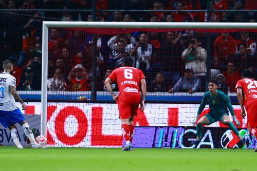 Ramos đá 11 m kiểu Panenka hỏng ăn
