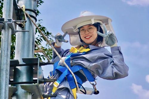 Thấy gì khi người trẻ Mỹ đổ xô làm thợ điện, sửa ống nước