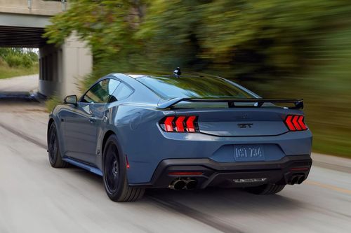 Sắp có Ford Mustang Hybrid
