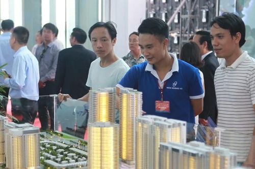 Giá chung cư tăng cao, người thu nhập khá cũng 'bế tắc'