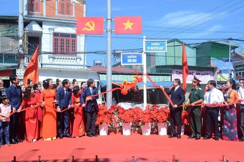 Điện Biên gắn biển nhiều tuyến đường mang tên các nghệ sĩ