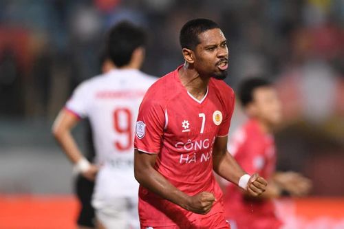 Cao Quang Vinh vỡ òa cảm xúc, Đình Trọng thừa nhận áp lực khi làm đội trưởng