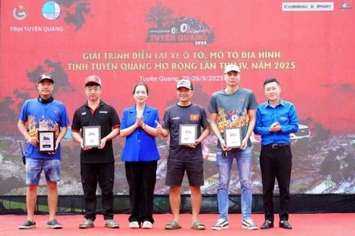 Hấp dẫn Giải trình diễn lái xe ô-tô, mô-tô địa hình Tuyên Quang năm 2025