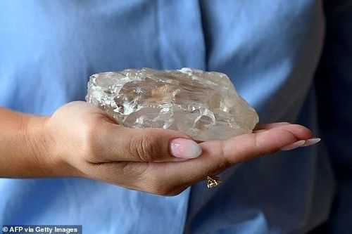 Hé lộ viên kim cương cỡ lớn hiếm có nhất trong hơn một thế kỷ