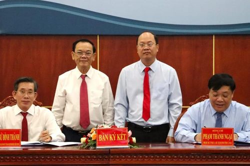 Đại học Kinh tế TPHCM hợp tác cùng tỉnh Cà Mau đào tạo nguồn nhân lực