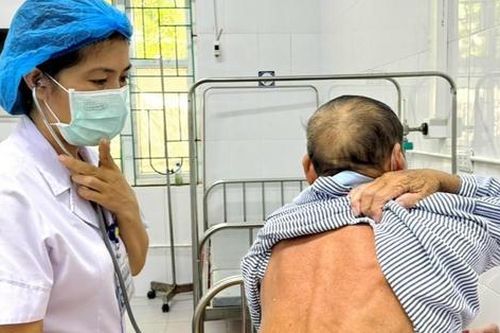 Thuốc lá - 'kẻ hủy hoại' lá phổi và trí nhớ của người cao tuổi