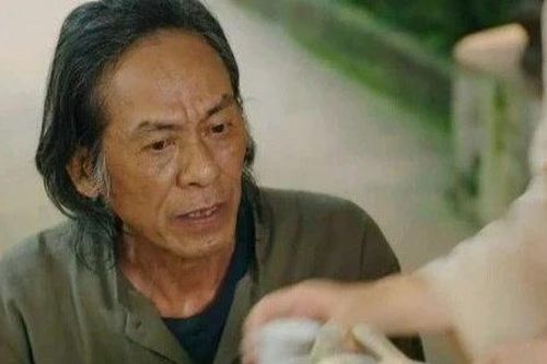 Phim có NSND Bùi Bài Bình, NSƯT Vân Dung bị chê như lẩu thập cẩm