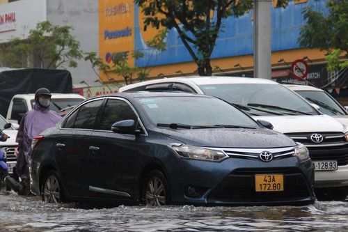 Cách bảo vệ ô tô khi mưa bão, ngập lụt