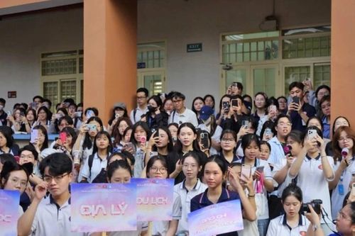 Hiệu trưởng Trường ĐH Khoa học Xã hội và Nhân văn TPHCM khuyên sinh viên