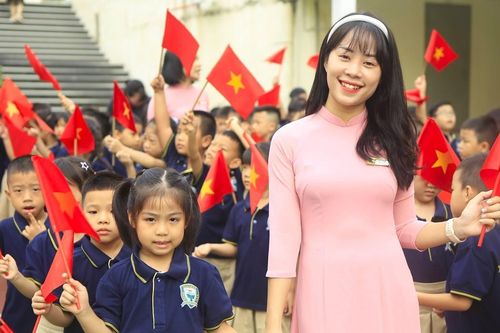 Hà Nội tuyển hơn 800 giáo viên, có môn đến 1 'chọi' 80 người