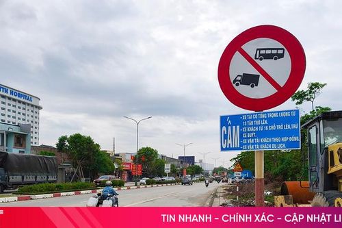 Khó hiểu biển cấm xe khách hợp đồng, du lịch vào nội đô Hà Tĩnh