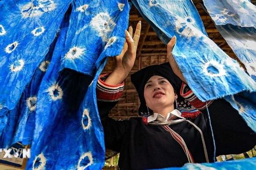 Văn hóa Dao Tiền thăng hoa cùng du lịch cộng đồng bản Sưng