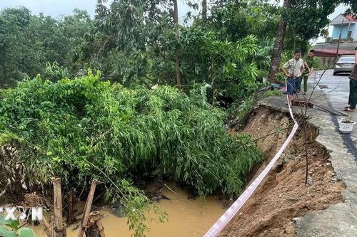 Thanh Hóa: Sạt lở ở suối Khe Chậm, đe dọa an toàn của hơn 120 hộ dân