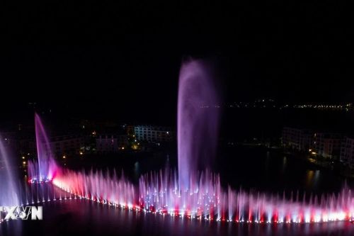 Hàng nghìn hình ảnh, hiện vật kể câu chuyện về một Quảng Ninh năng động, giàu bản sắc