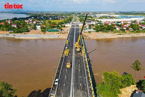 Người dân Phú Thọ đếm ngược ngày thông xe cầu Phong Châu, Phú Thọ