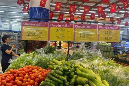 Hàng trăm đặc sản Hà Tĩnh 'lên sàn', nâng tầm thương hiệu địa phương