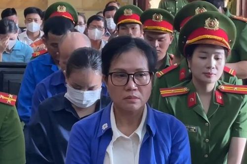 Bị chủ tọa chất vấn, cựu lãnh đạo SJC lí nhí thừa nhận chiếm hưởng vàng