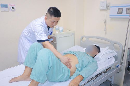 Ca mổ '3 trong 1' giúp người đàn ông 77 tuổi thoát cảnh bị bệnh hành hạ nhiều năm