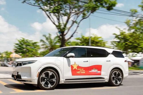 VF 9 phá vỡ định kiến 'xe sang phải tốn kém'