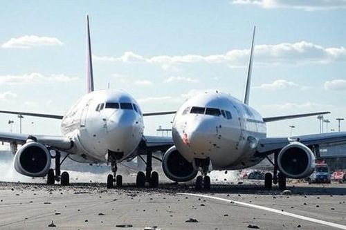 Nga: Hai máy bay va chạm trên đường băng ở sân bay thủ đô