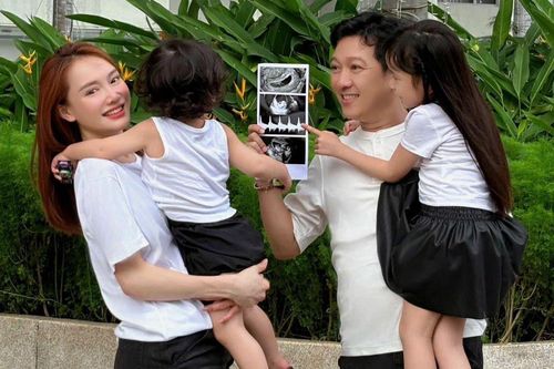 Vợ chồng Trường Giang - Nhã Phương sắp đón con thứ ba