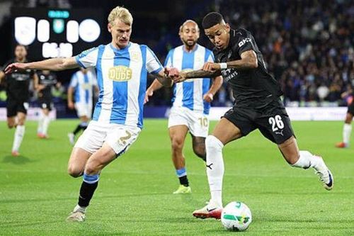 Man City thắng dễ Huddersfield, tiến vào vòng 4 Carabao Cup