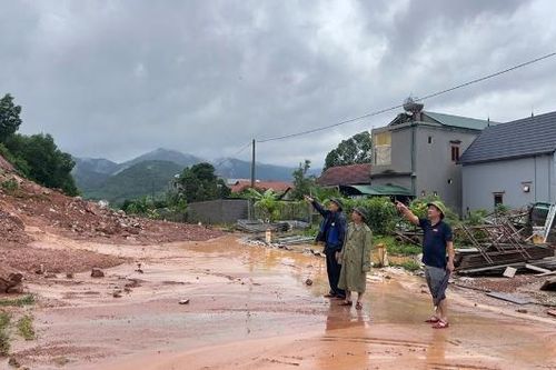 Tập trung chỉ đạo ứng phó với cơn Bão số 9 (RASAGA) theo phương châm '4 tại chỗ'
