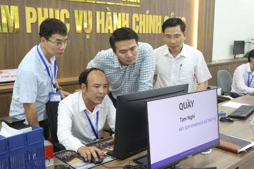 Kiện toàn tổ chức bộ máy, nâng cao chất lượng giải quyết thủ tục hành chính sau sáp nhập