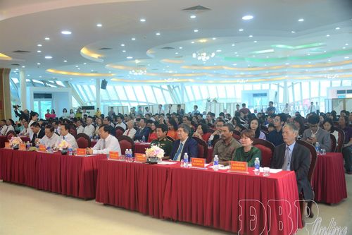 Gắn biển tên nhiều tuyến đường phường Điện Biên Phủ và phường Mường Thanh