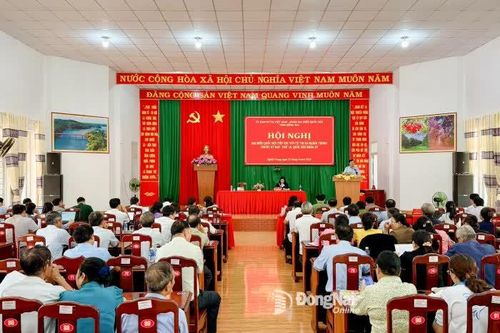 Đại biểu Quốc hội tiếp xúc cử tri xã Nghĩa Trung