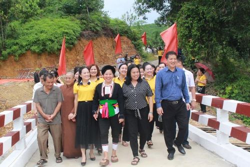 Hội Nữ doanh nhân tỉnh khánh thành cầu Hạnh Phúc