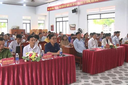 Nam Đà lắng nghe ý kiến của Nhân dân