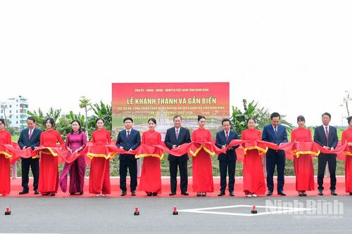 Khánh thành và gắn biển công trình Dự án Xây dựng kênh kết hợp đường Vạn Hạnh