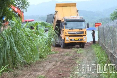 Xã Tu Vũ khẩn trương khắc phục sạt lở