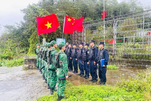 Tuần tra song phương, thực thi pháp luật trên tuyến biên giới Việt Nam - Trung Quốc