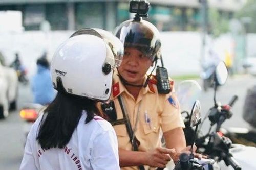 TP. Hồ Chí Minh: Nhiều trường hợp học sinh chưa đủ tuổi đã chạy xe máy