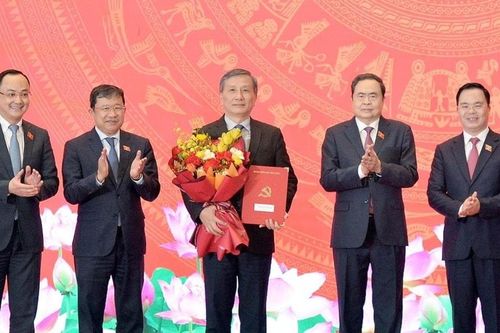 Thể chế hóa đầy đủ, kịp thời chủ trương đột phá phát triển khoa học, công nghệ, đổi mới sáng tạo và chuyển đổi số quốc gia