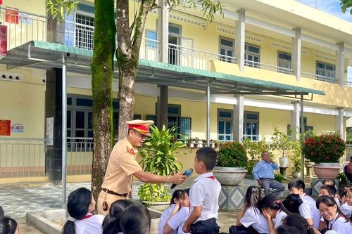 Đắk Lắk: Đẩy mạnh tuyên truyền pháp luật về an toàn giao thông trong trường học
